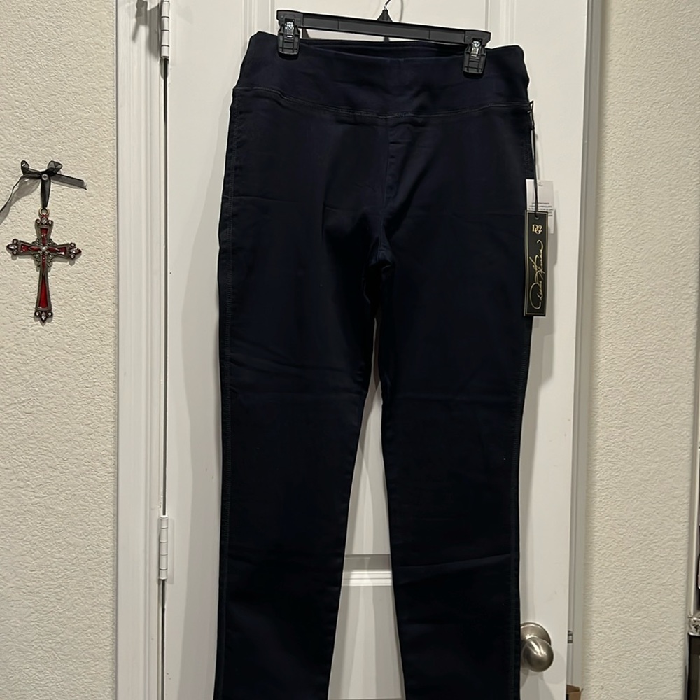 NWT. Ladies boot cut pull on pant by Dianne Gilman in Dark Indigo.Size Large.